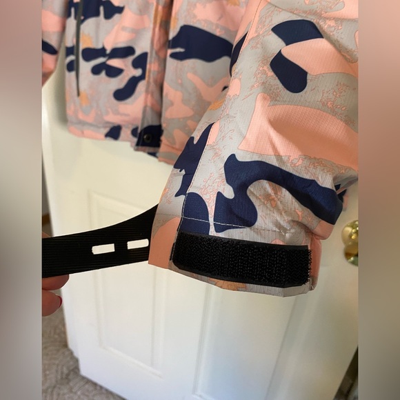 Pooluly Jacket - Picture 12 of 12